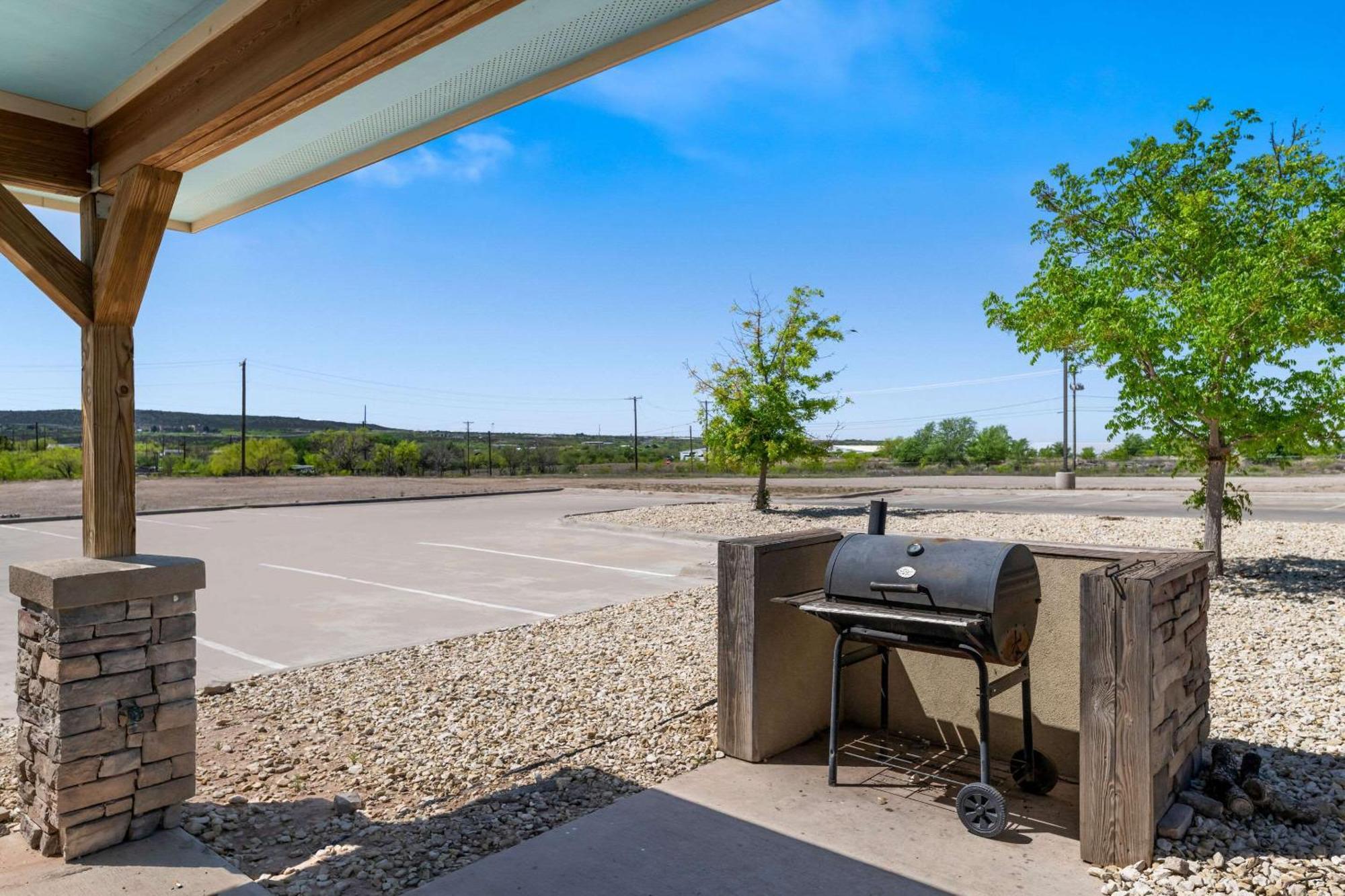 Quality Inn & Suites Big Spring Exterior foto